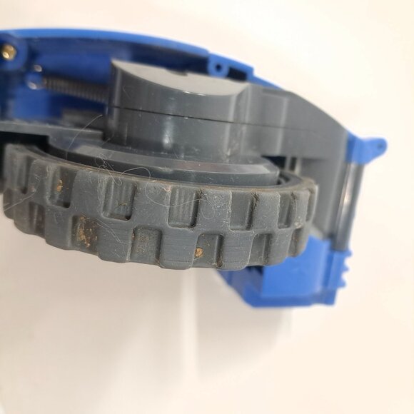 irobot Roomba robot vacuum 650 RIGHT wheel drive assembly 600 genuine OEM part - Picture 2 of 5